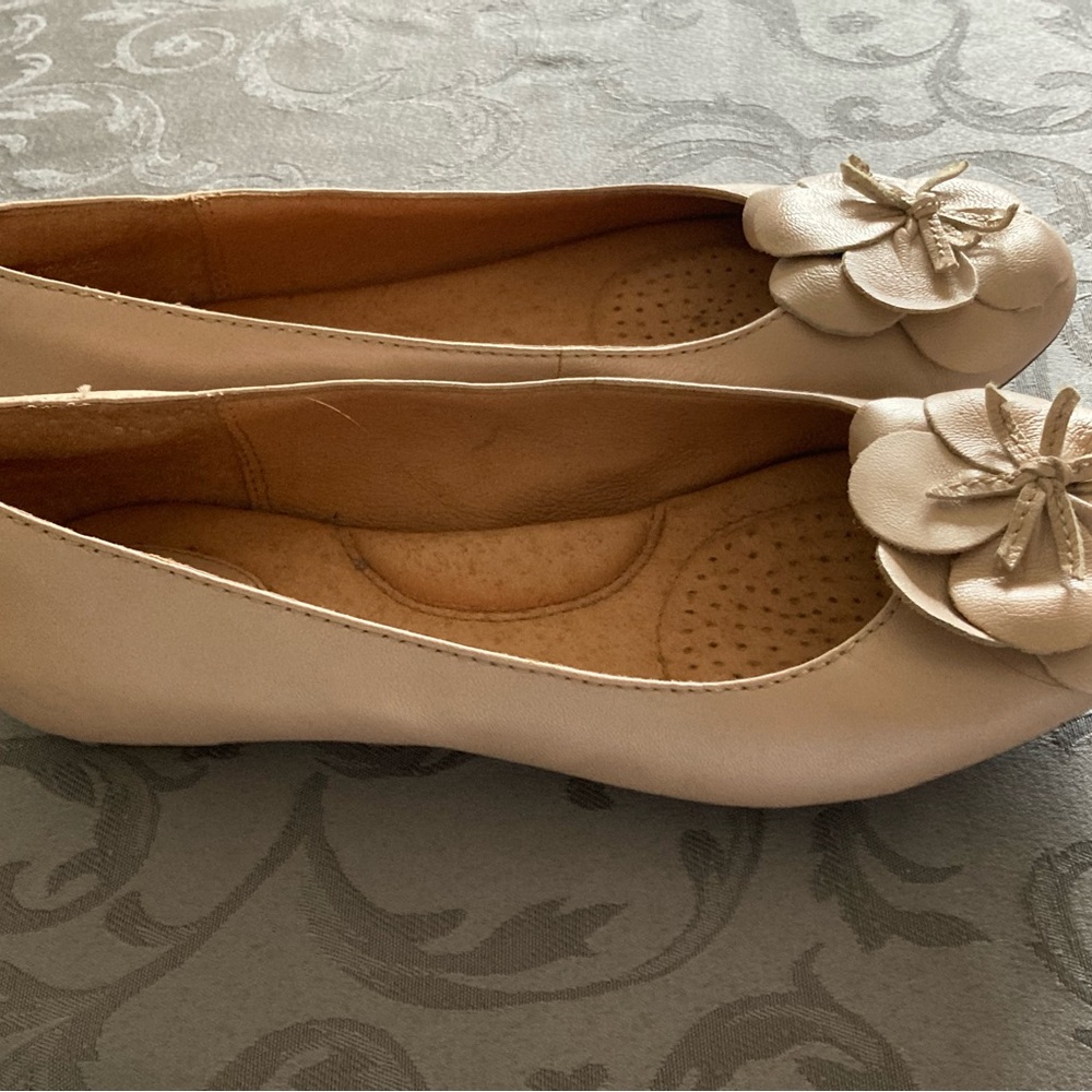 Clarks flats
